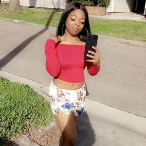 Meet your Posher, Nikira